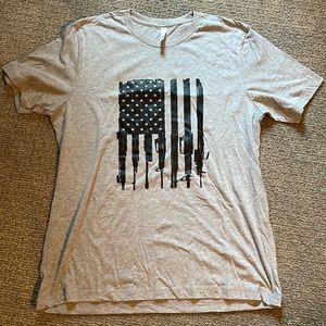 Mens gun/flag T-shirt size XL